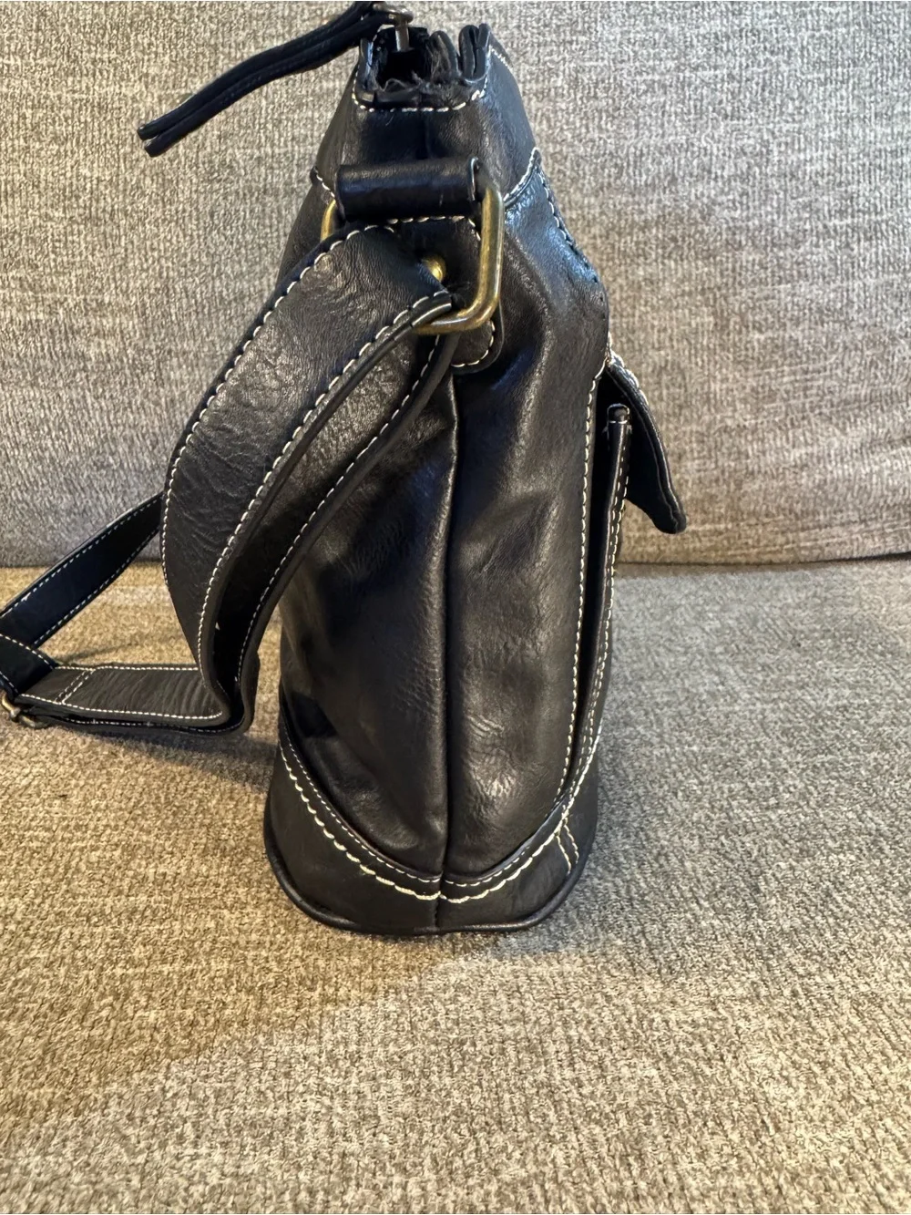 b.ø.c. Amherst Crossbody Black Bucket Bag Handbag Purse